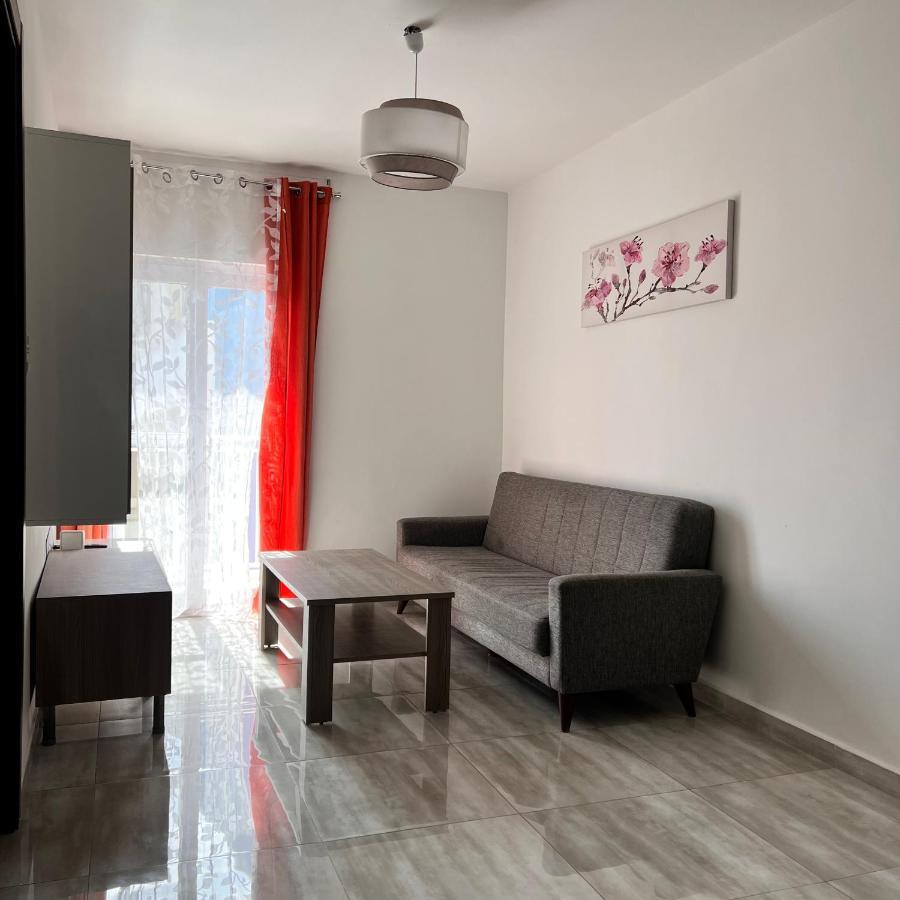 F4 Room 2, Private Room Two Single Beds Shared Bathroom Msida Ngoại thất bức ảnh