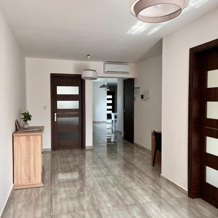 F4 Room 2, Private Room Two Single Beds Shared Bathroom Msida Ngoại thất bức ảnh