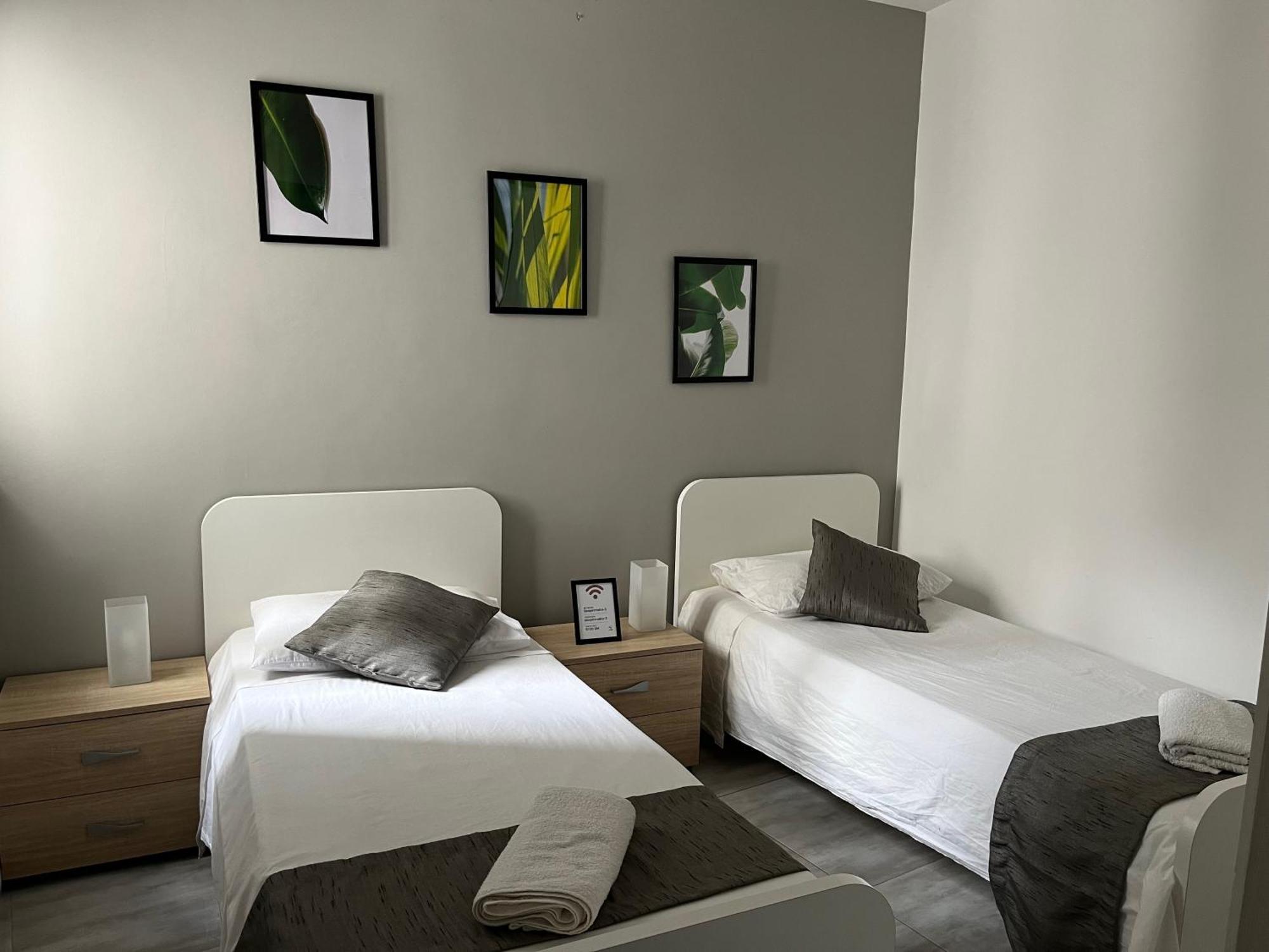 F4 Room 2, Private Room Two Single Beds Shared Bathroom Msida Ngoại thất bức ảnh